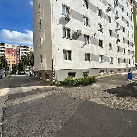 Cozy Studio Apartment In The Wider Center Bratislava Extérieur photo