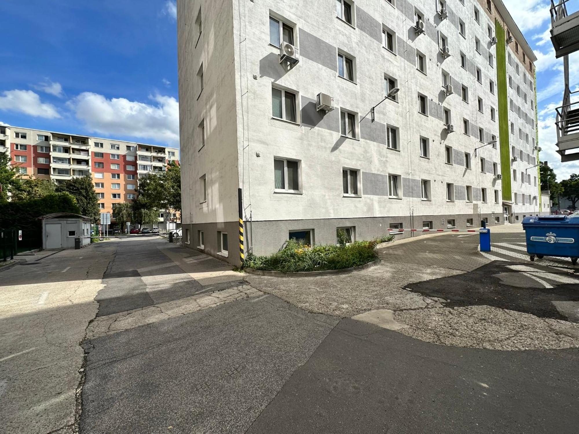 Cozy Studio Apartment In The Wider Center Bratislava Extérieur photo